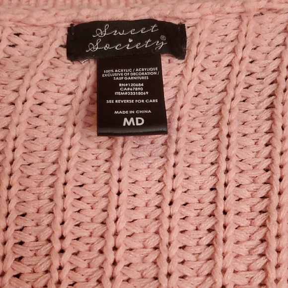 Strawberry Cardigan - Picture 3 of 16